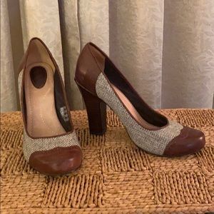 Fossil Brown Herringbone Heels 8.5